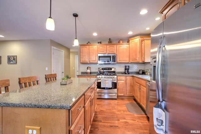 1913 DANE KELSEY Drive, Pekin, IL 61554