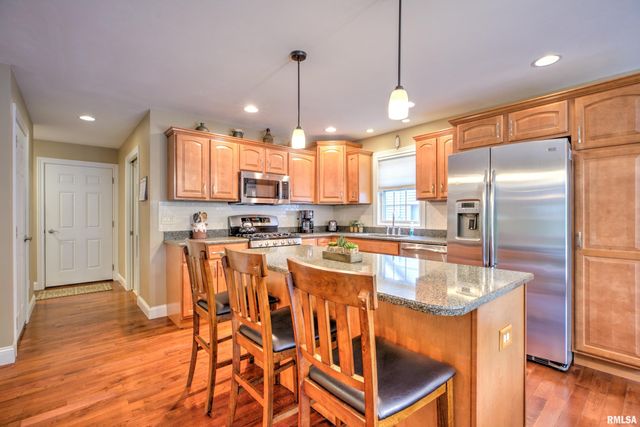 1913 DANE KELSEY Drive, Pekin, IL 61554