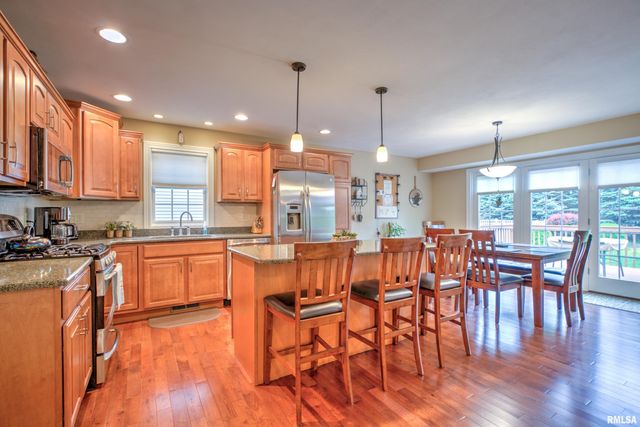 1913 DANE KELSEY Drive, Pekin, IL 61554