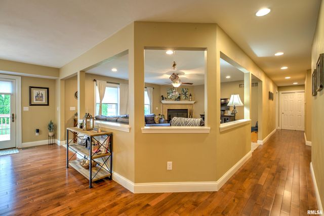 1913 DANE KELSEY Drive, Pekin, IL 61554