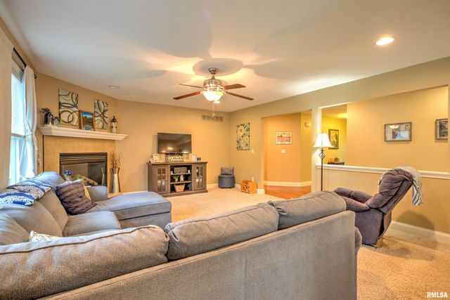 1913 DANE KELSEY Drive, Pekin, IL 61554