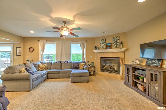 1913 DANE KELSEY Drive, Pekin, IL 61554