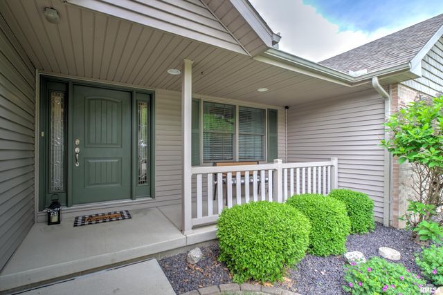1913 DANE KELSEY Drive, Pekin, IL 61554