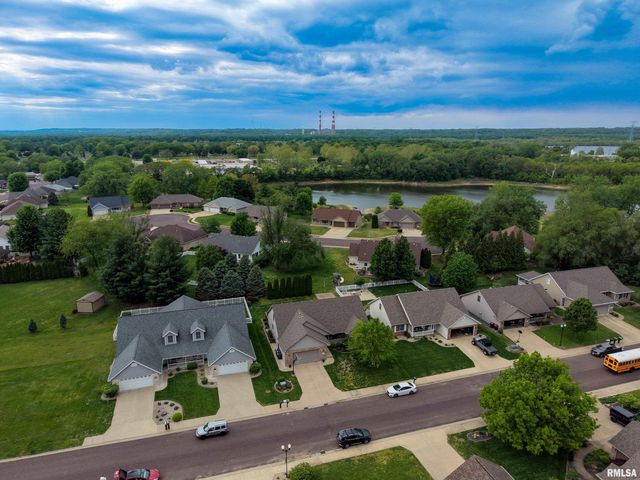 1913 DANE KELSEY Drive, Pekin, IL 61554