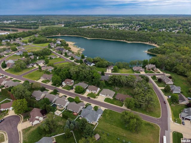 1913 DANE KELSEY Drive, Pekin, IL 61554