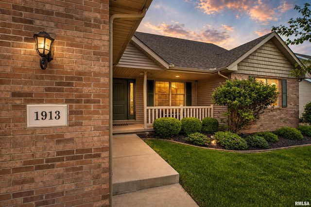 1913 DANE KELSEY Drive, Pekin, IL 61554