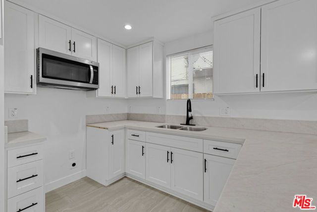 8637 Orchard Avenue, Los Angeles, CA 90044