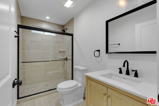 8637 Orchard Avenue, Los Angeles, CA 90044