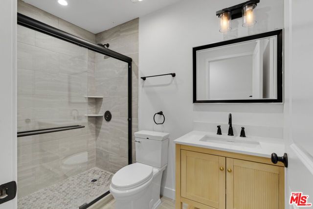 8637 Orchard Avenue, Los Angeles, CA 90044