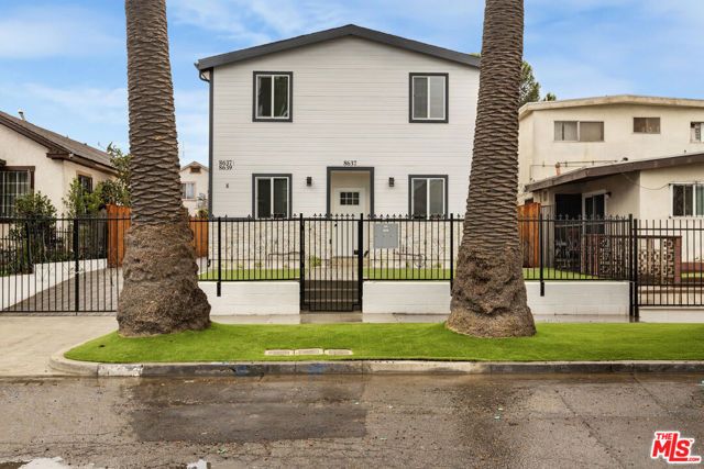 8637 Orchard Avenue, Los Angeles, CA 90044
