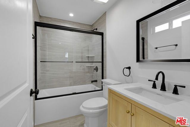 8637 Orchard Avenue, Los Angeles, CA 90044