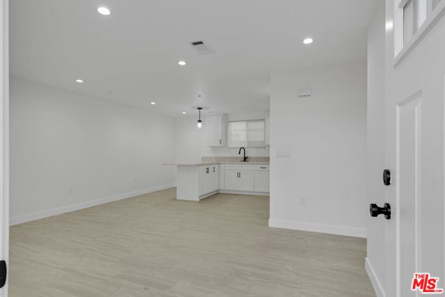 8637 Orchard Avenue, Los Angeles, CA 90044