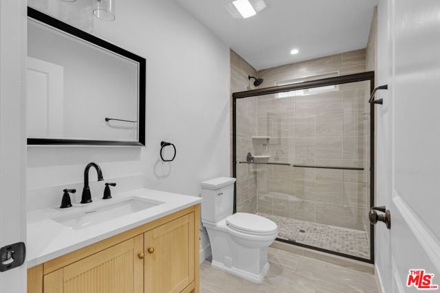 8637 Orchard Avenue, Los Angeles, CA 90044