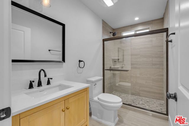 8637 Orchard Avenue, Los Angeles, CA 90044