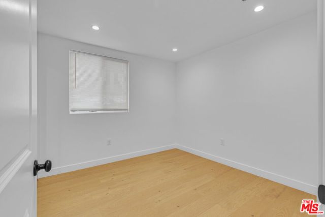 8637 Orchard Avenue, Los Angeles, CA 90044