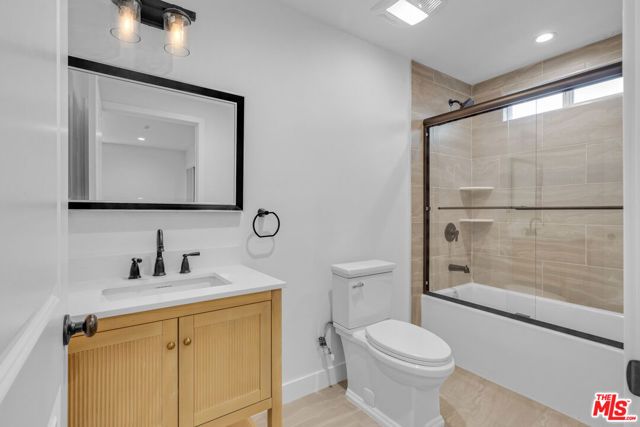 8637 Orchard Avenue, Los Angeles, CA 90044