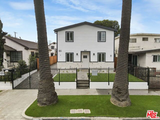 8637 Orchard Avenue, Los Angeles, CA 90044