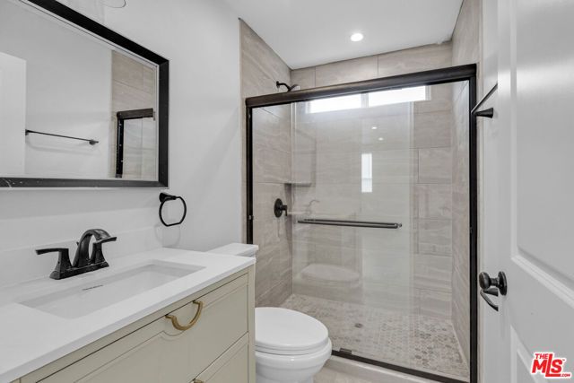 8637 Orchard Avenue, Los Angeles, CA 90044