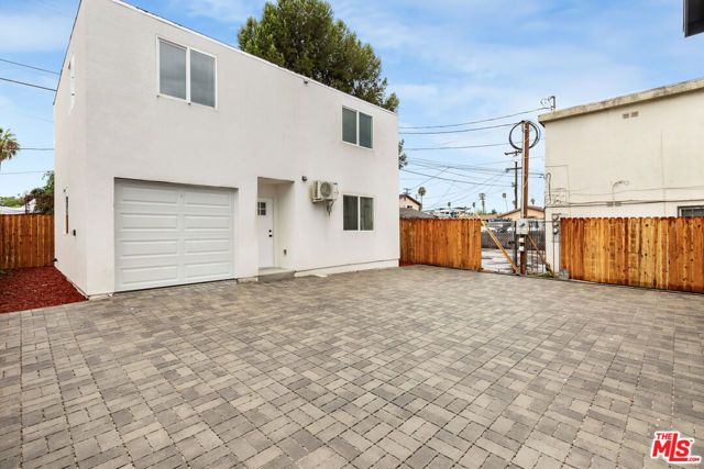 8637 Orchard Avenue, Los Angeles, CA 90044
