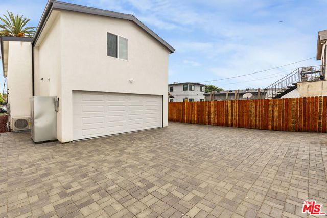 8637 Orchard Avenue, Los Angeles, CA 90044