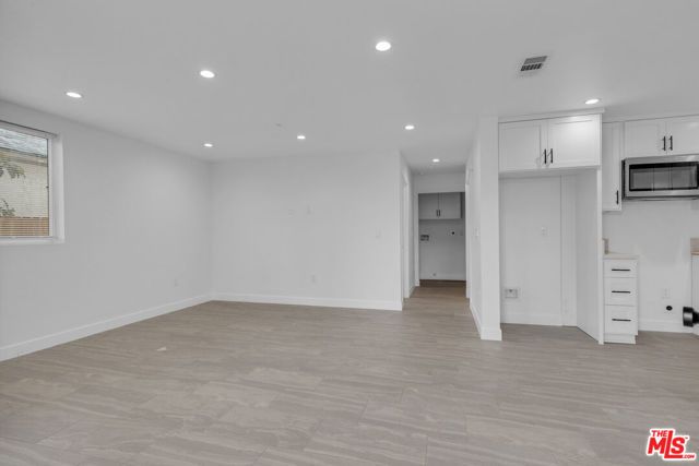 8637 Orchard Avenue, Los Angeles, CA 90044