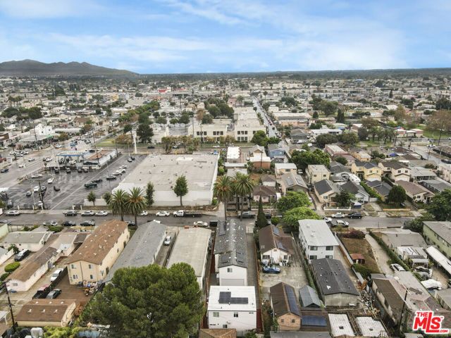 8637 Orchard Avenue, Los Angeles, CA 90044