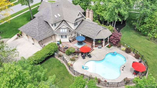 330 Deerwood Lane, Grand Island, NY 14072