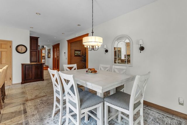 330 Deerwood Lane, Grand Island, NY 14072
