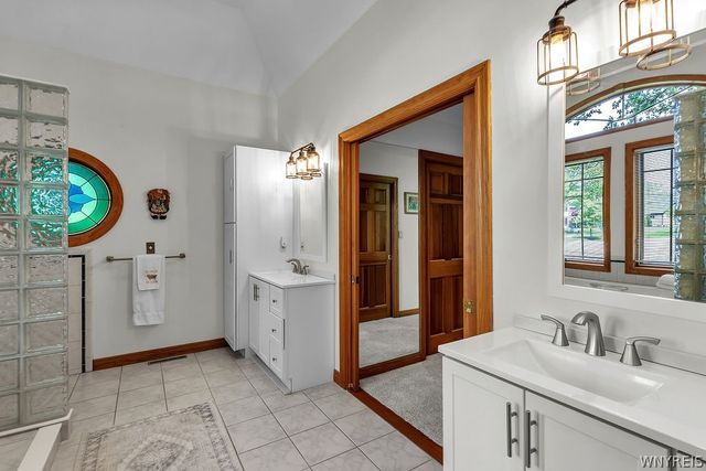 330 Deerwood Lane, Grand Island, NY 14072
