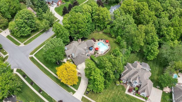 330 Deerwood Lane, Grand Island, NY 14072