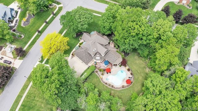 330 Deerwood Lane, Grand Island, NY 14072