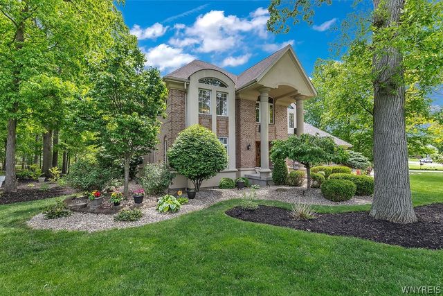 330 Deerwood Lane, Grand Island, NY 14072