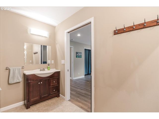 30062 MAPLE Dr, Rainier, OR 97048