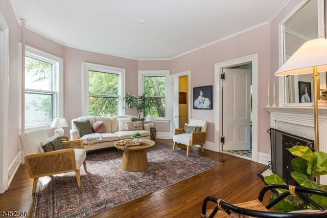 39 Oberlin St, Maplewood Twp., NJ 07040