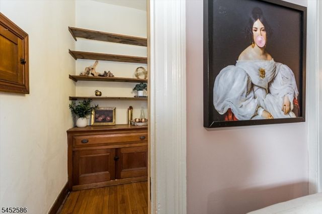 39 Oberlin St, Maplewood Twp., NJ 07040