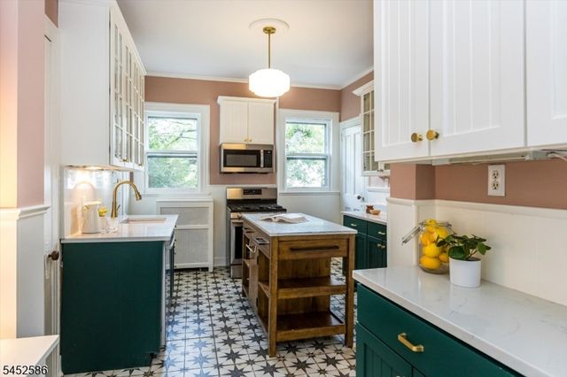 39 Oberlin St, Maplewood Twp., NJ 07040