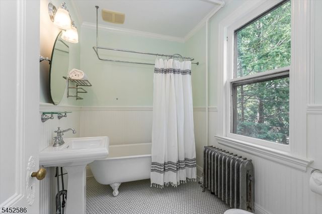 39 Oberlin St, Maplewood Twp., NJ 07040