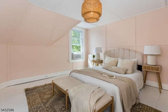 39 Oberlin St, Maplewood Twp., NJ 07040