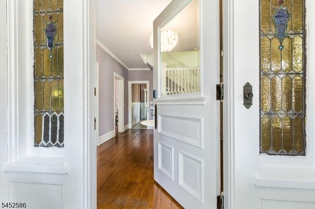 39 Oberlin St, Maplewood Twp., NJ 07040