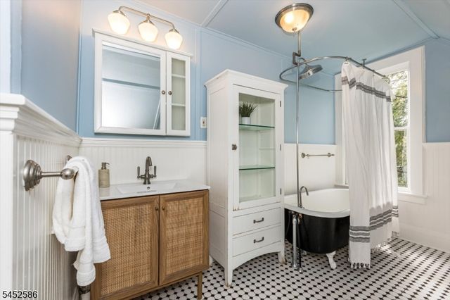39 Oberlin St, Maplewood Twp., NJ 07040
