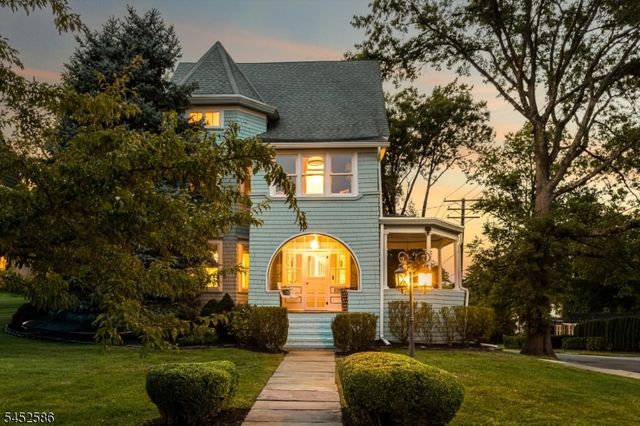 39 Oberlin St, Maplewood Twp., NJ 07040