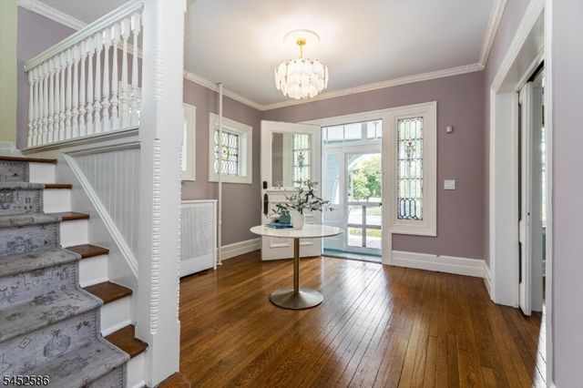 39 Oberlin St, Maplewood Twp., NJ 07040