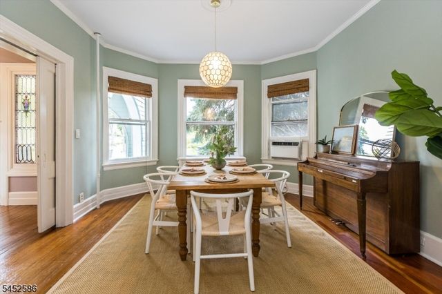 39 Oberlin St, Maplewood Twp., NJ 07040