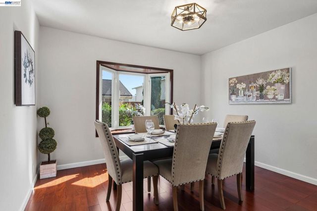 330 Tampa Ct, Foster City, CA 94404