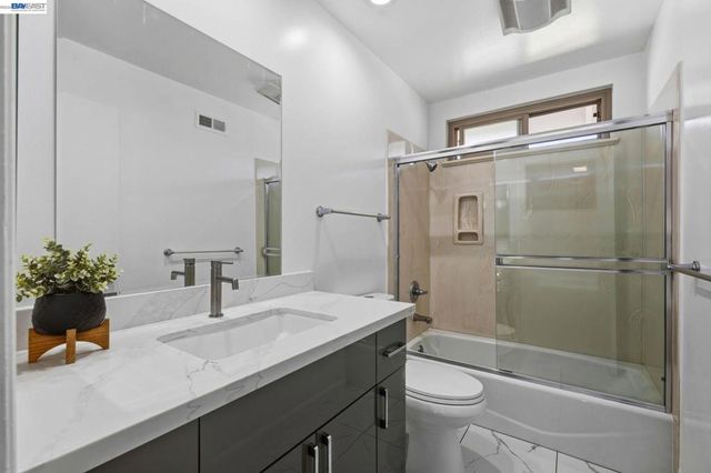 330 Tampa Ct, Foster City, CA 94404