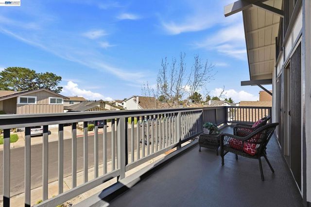 330 Tampa Ct, Foster City, CA 94404