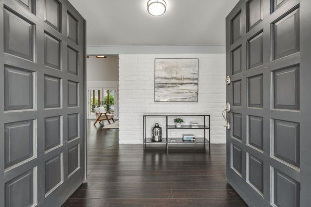 402 S Lake Creek DR, Round Rock, TX 78681