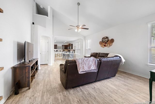 13511 Pickett, San Antonio, TX 78254