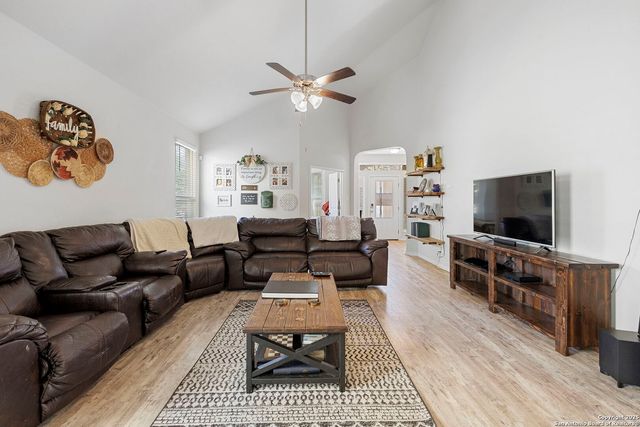 13511 Pickett, San Antonio, TX 78254