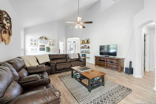 13511 Pickett, San Antonio, TX 78254